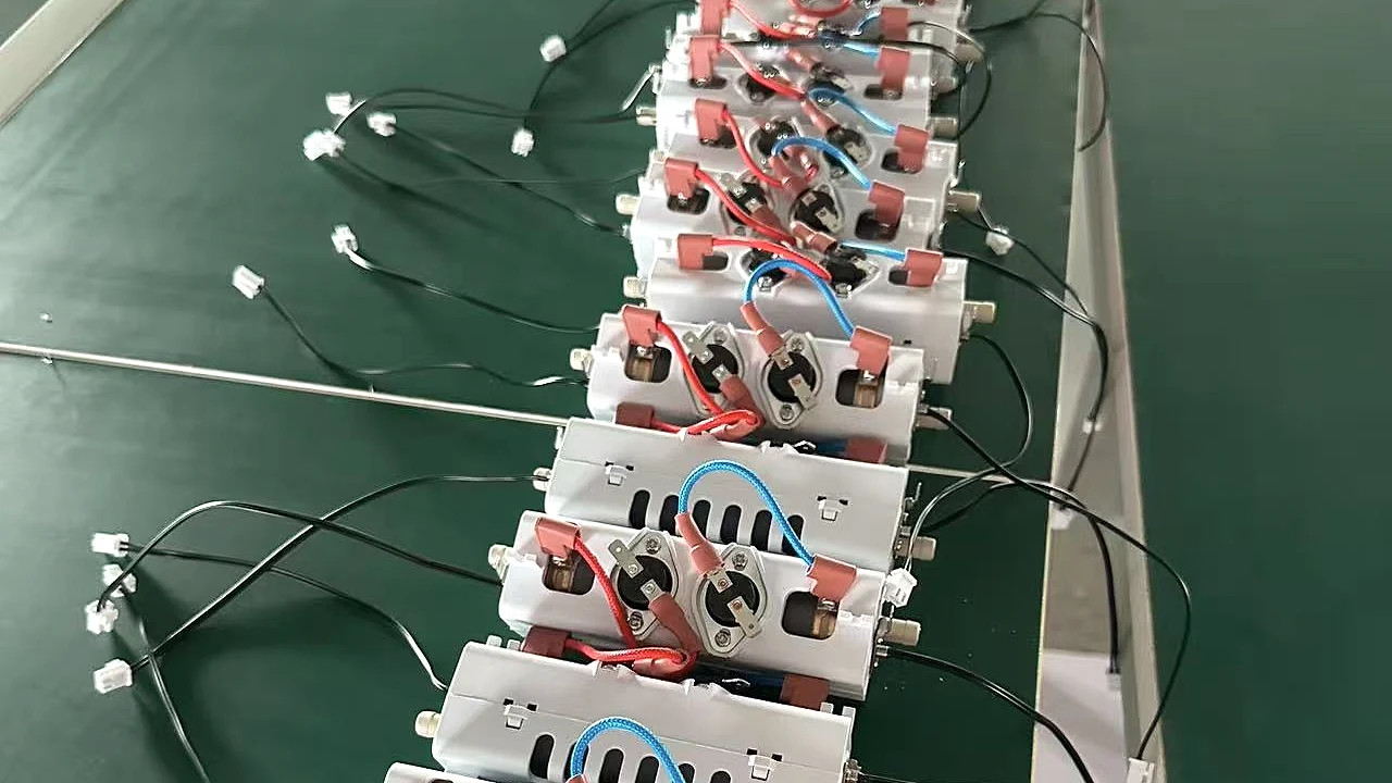 Heating elements in batch assembly